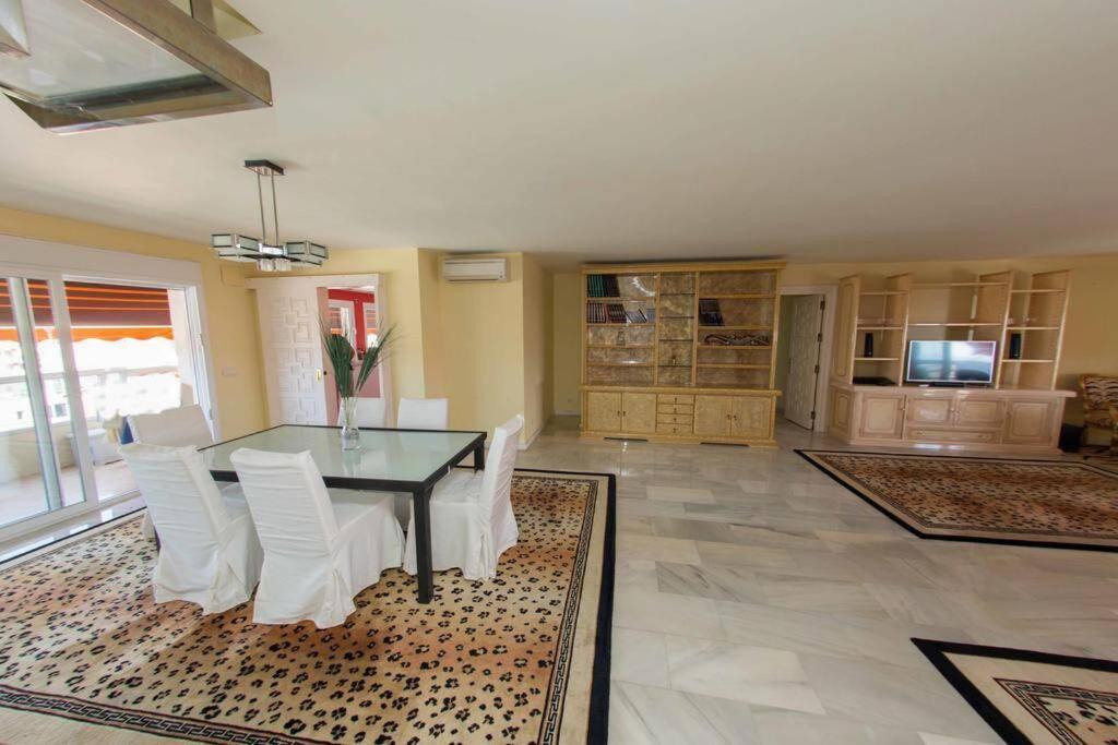 Penthouse With Private Pool, Hot Tub Jacuzzi With Sea Views And Chill-Out Zone, Close To The Sea Marbella Exterior photo