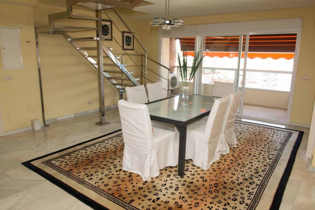 Penthouse With Private Pool, Hot Tub Jacuzzi With Sea Views And Chill-Out Zone, Close To The Sea Marbella Exterior photo